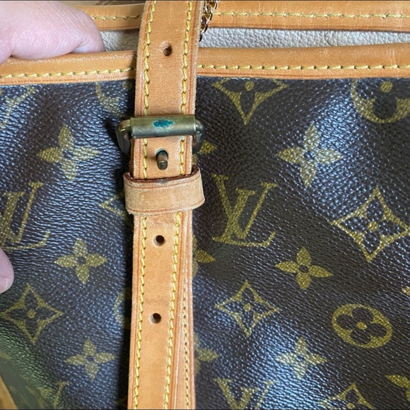 ❌❌SOlD❌❌Louis Vuitton Bucket GM - Picture 5 of 10